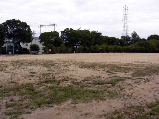 天川東公園のグランド