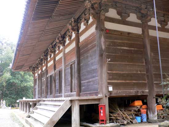 国宝 朝光寺の横