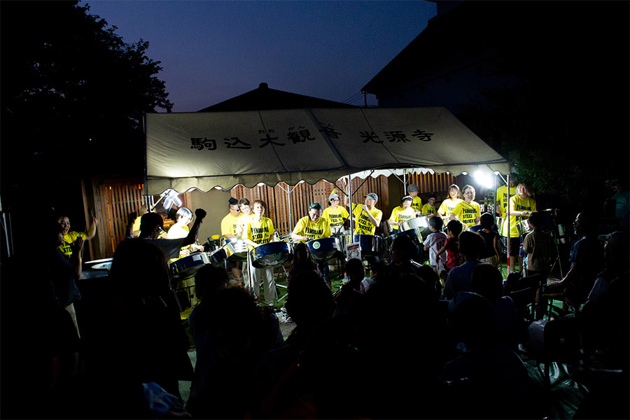 光源寺・駒込大観音で開催されるほおずき千成り市の様子