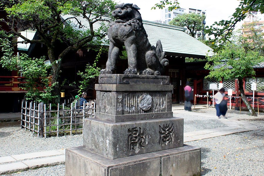 根津神社（文京区根津）狛犬