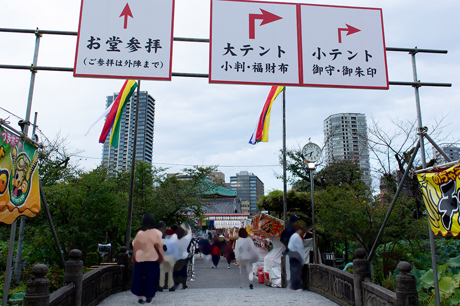 巳成金大祭 待機列の誘導表示（お堂参拝・小判・福財布・御朱印）