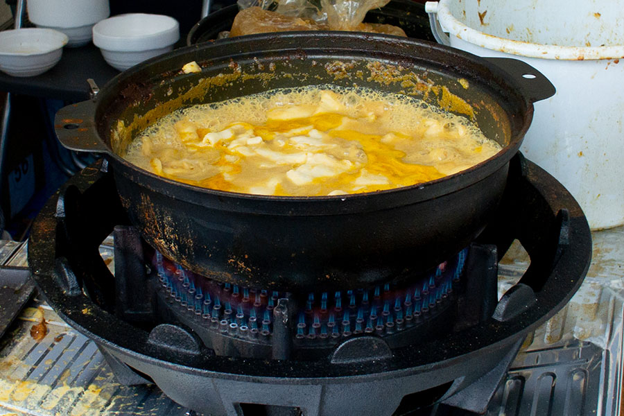 割烹白山の川蟹すいとんの出店