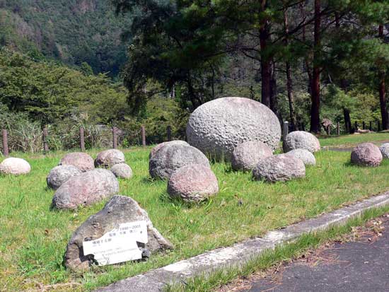 あさご芸術の森 増殖する卵 牛尾啓三監修