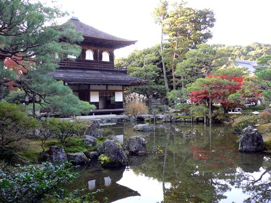 秋の銀閣寺