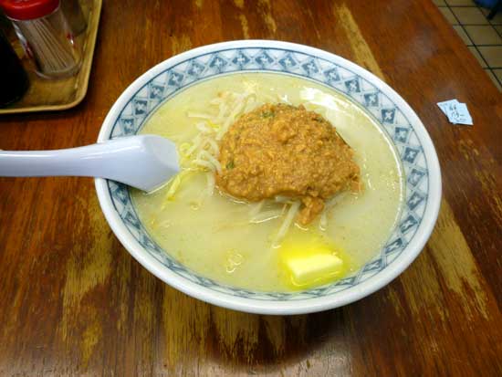 九州ラーメン桜島 京王店で味噌ラーメン＋バター