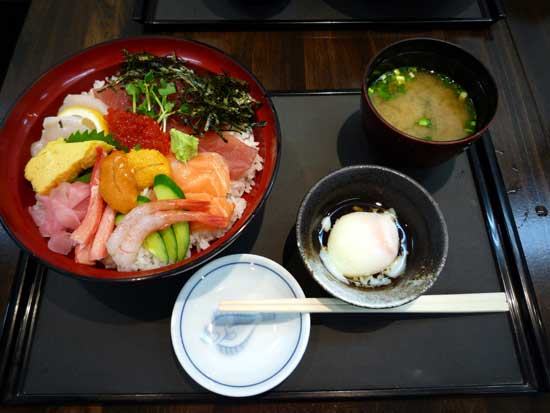 築地直送丼物、海鮮丼、新鮮食材「えん」の海鮮丼（東京都文京区）