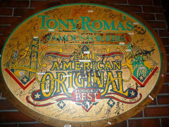 Tony Roma's（トニーローマ）にあったサイン