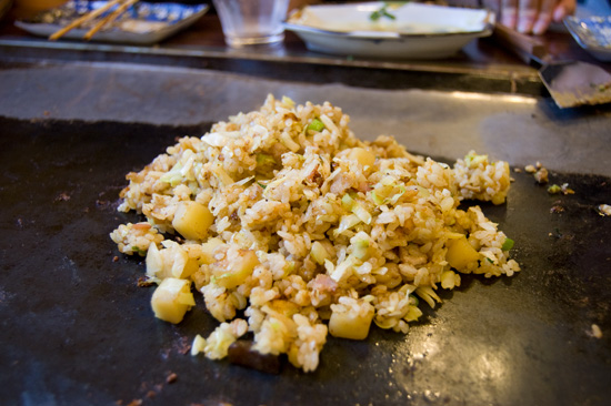 お好み焼き、鉄板焼き「つくし」のじゃがカレー焼きめし