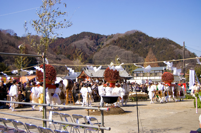 高尾山火生三昧火渡り祭