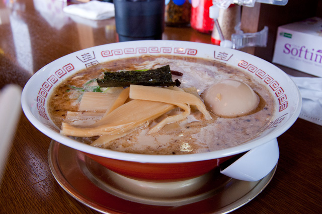 哲麺（ラーメン屋）