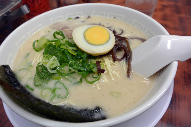 豚骨らーめん 博多天神 お茶の水１号店のラーメン