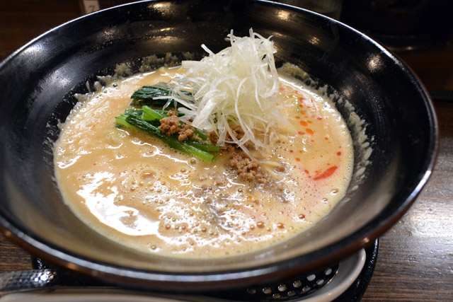 神田町 虎玄の担々麺